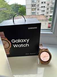 Жіночий смарт годинник Samsung