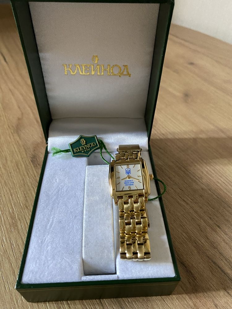 Годинник жіночий KLEYNOD (схожий на CARTIER) )