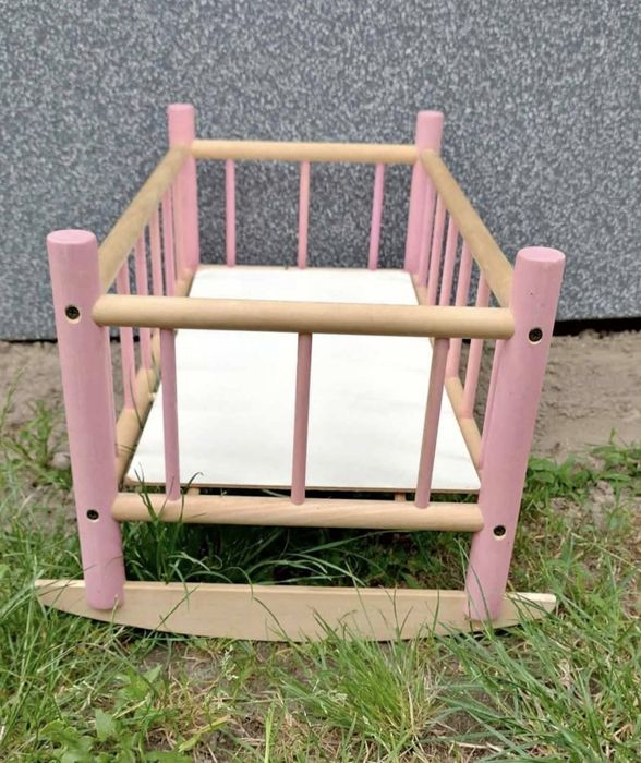 Łóżeczko, kołyska dla lalek