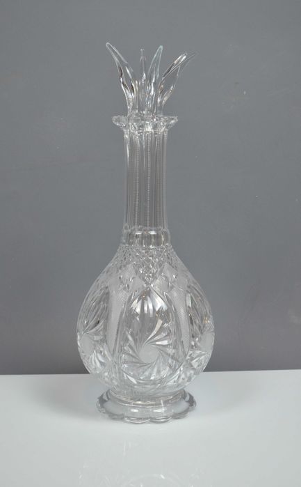 Decantador de cristal cortado à mão com seis compartimentos