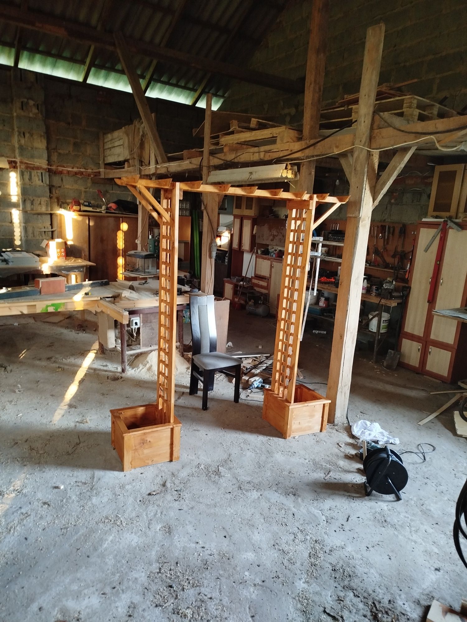 Pergola z donicami