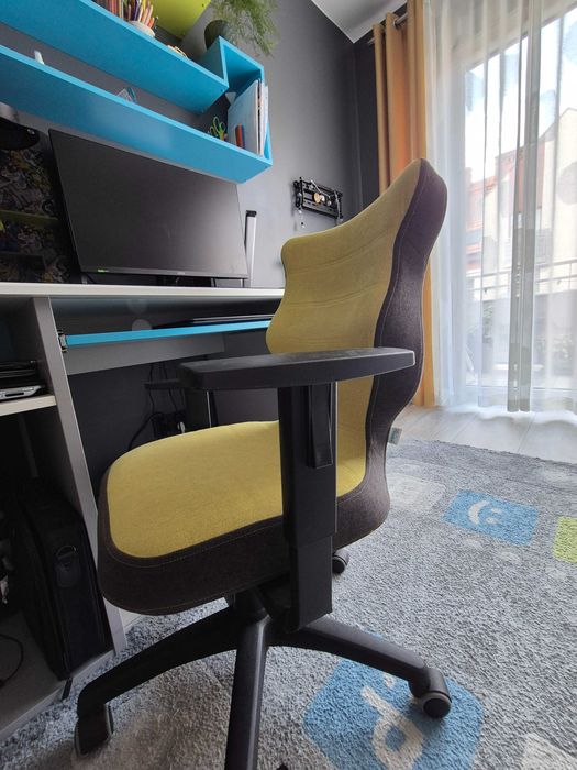 krzesło, fotel ibrotowy SOLAR YELLOW & BLACK, stan b.dobry, MEBLIK