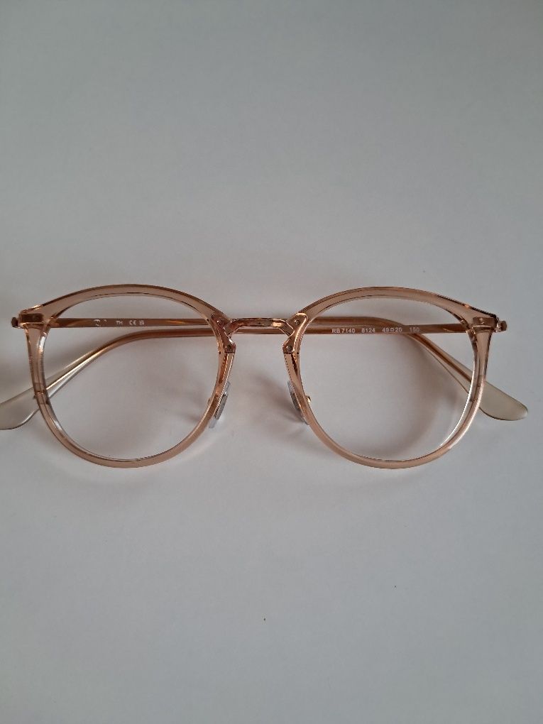 Okulary korekcyjne damskie marki Ray Ban