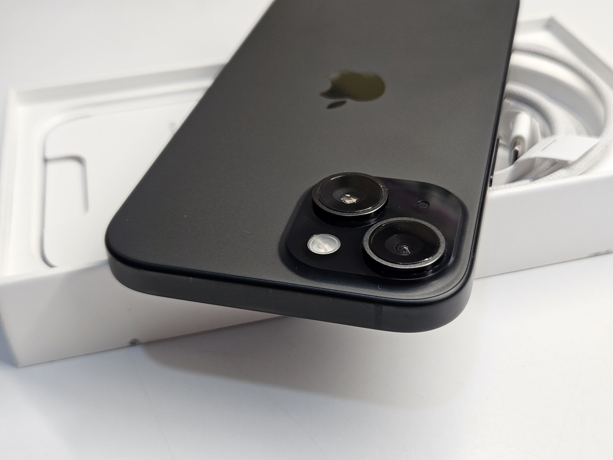 iPhone 15  128gb  100%