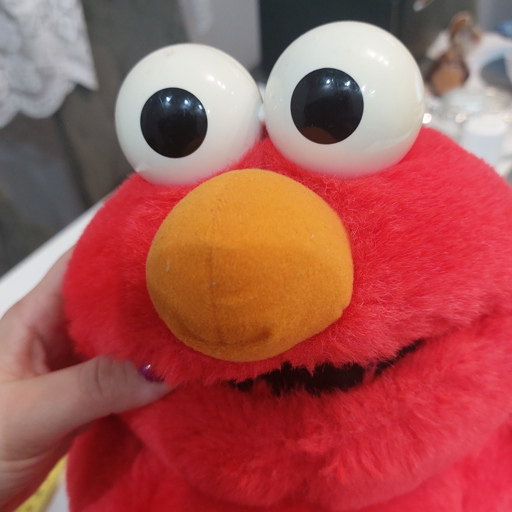 Maskotka elmo czerwona