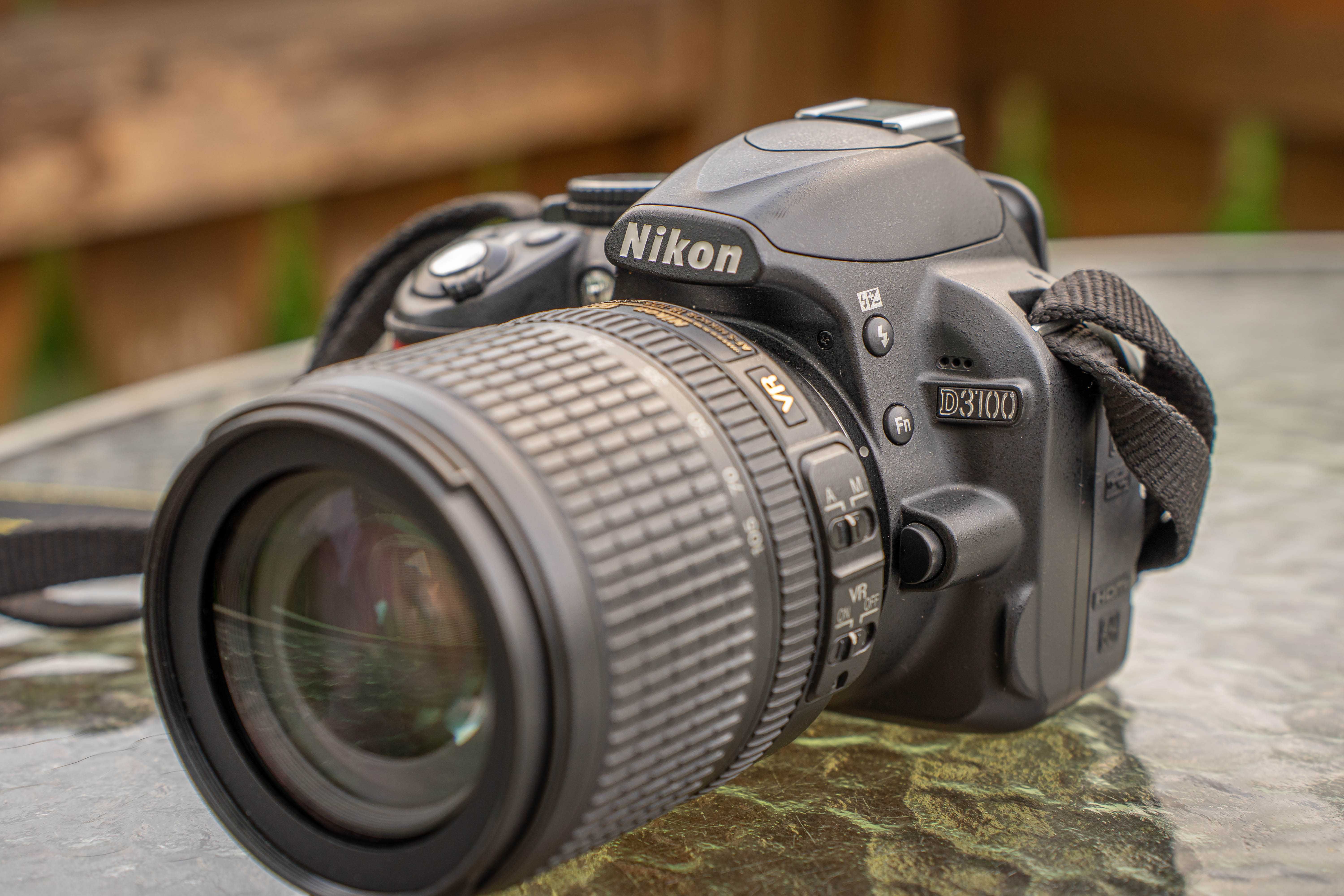 Nikon D3100 + Obiektyw 18-105 VR - niski przebieg, bardzo dobry stan