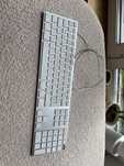 Oryginalna przewodowa klawiatura Apple A1243 (USB)