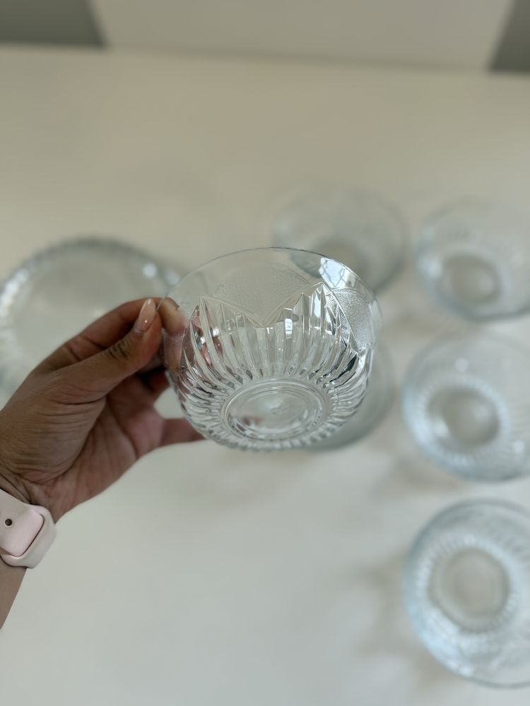 Conjunto de 6 taças pequenas + 1 taça grande, em vidro