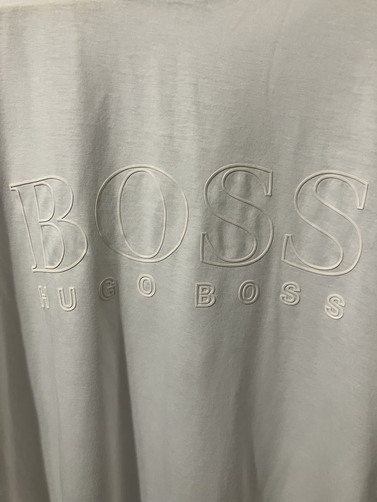 Продам футболку Hugo Boss