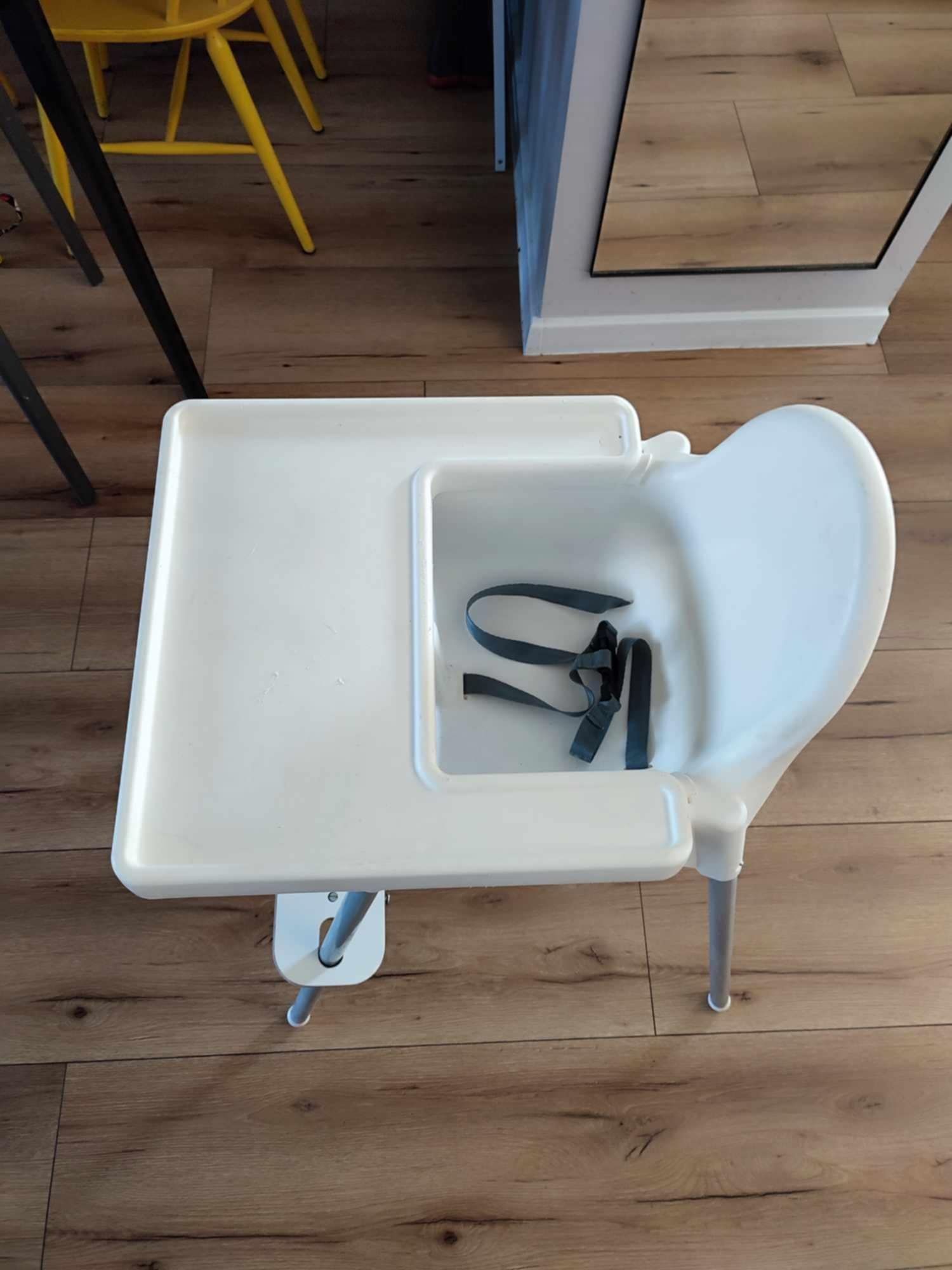 Krzesełko Atilop ikea + podnóżek drewniany
