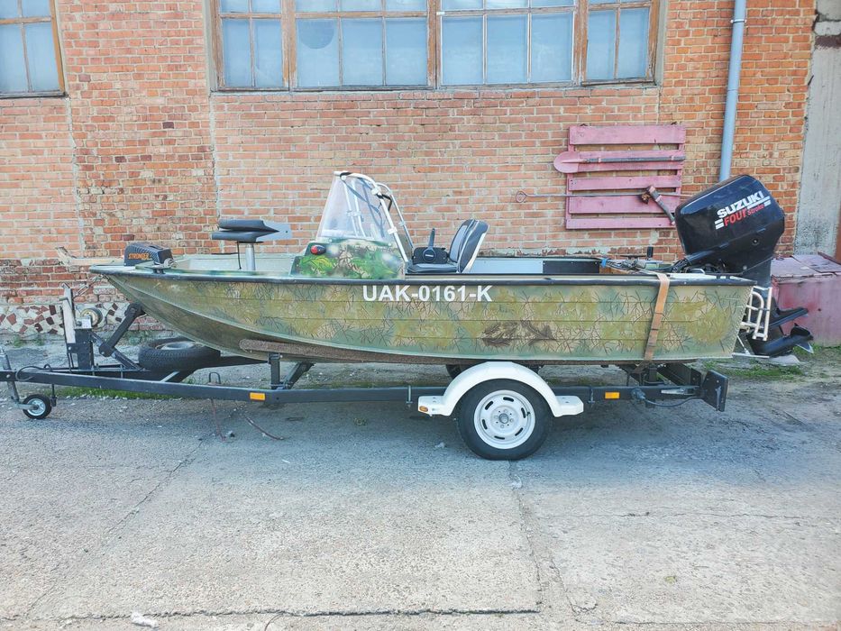 Лодка з мотором Южанка 2