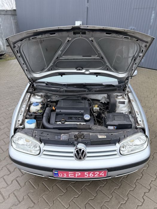 Volkswagen Golf  -2003 року