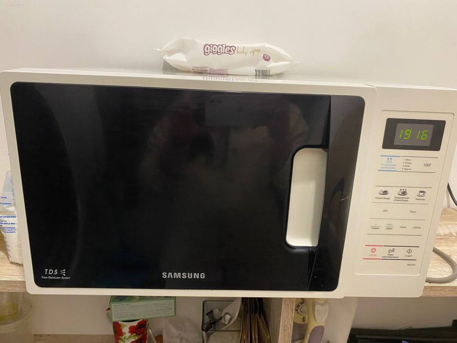Мікрохвильова піч SAMSUNG ME73AR