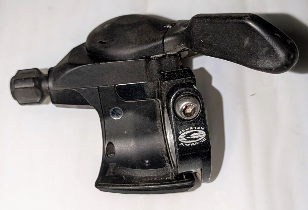 Манетка ліва 3 швидк. + перемикач передній 3 швидк. Shimano Deore