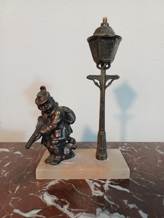 Mała lampka naftowa myśliwy latarnia