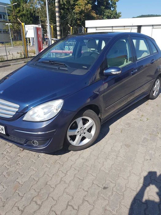 Mercedes-Klasa B Godny  Uwagi Jasny środek.