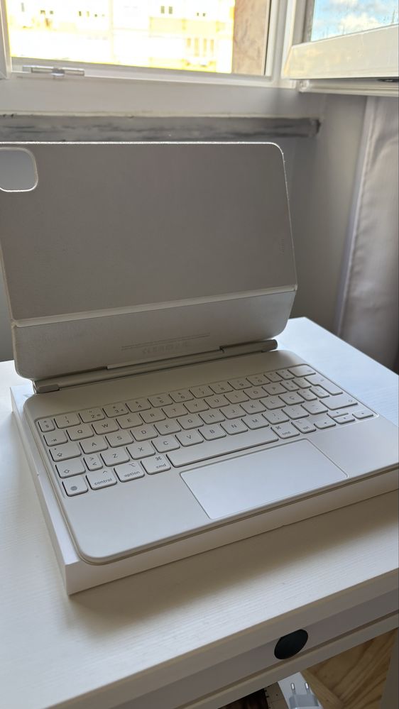 iPad Magic Keyboard Apple