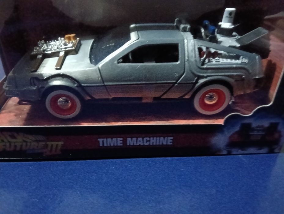 Veículo DeLorean regresso ao futuro III 1:32