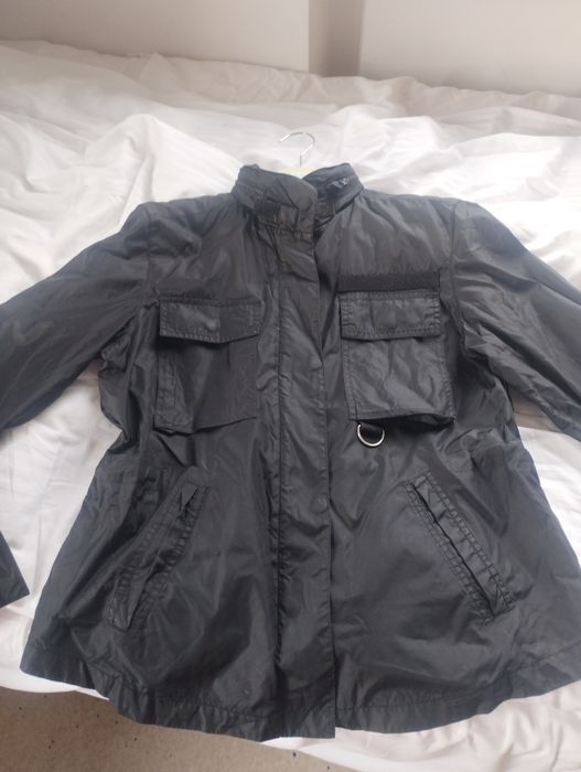 Kurtka Gap czarna uniwersalna lekka na wiosnę