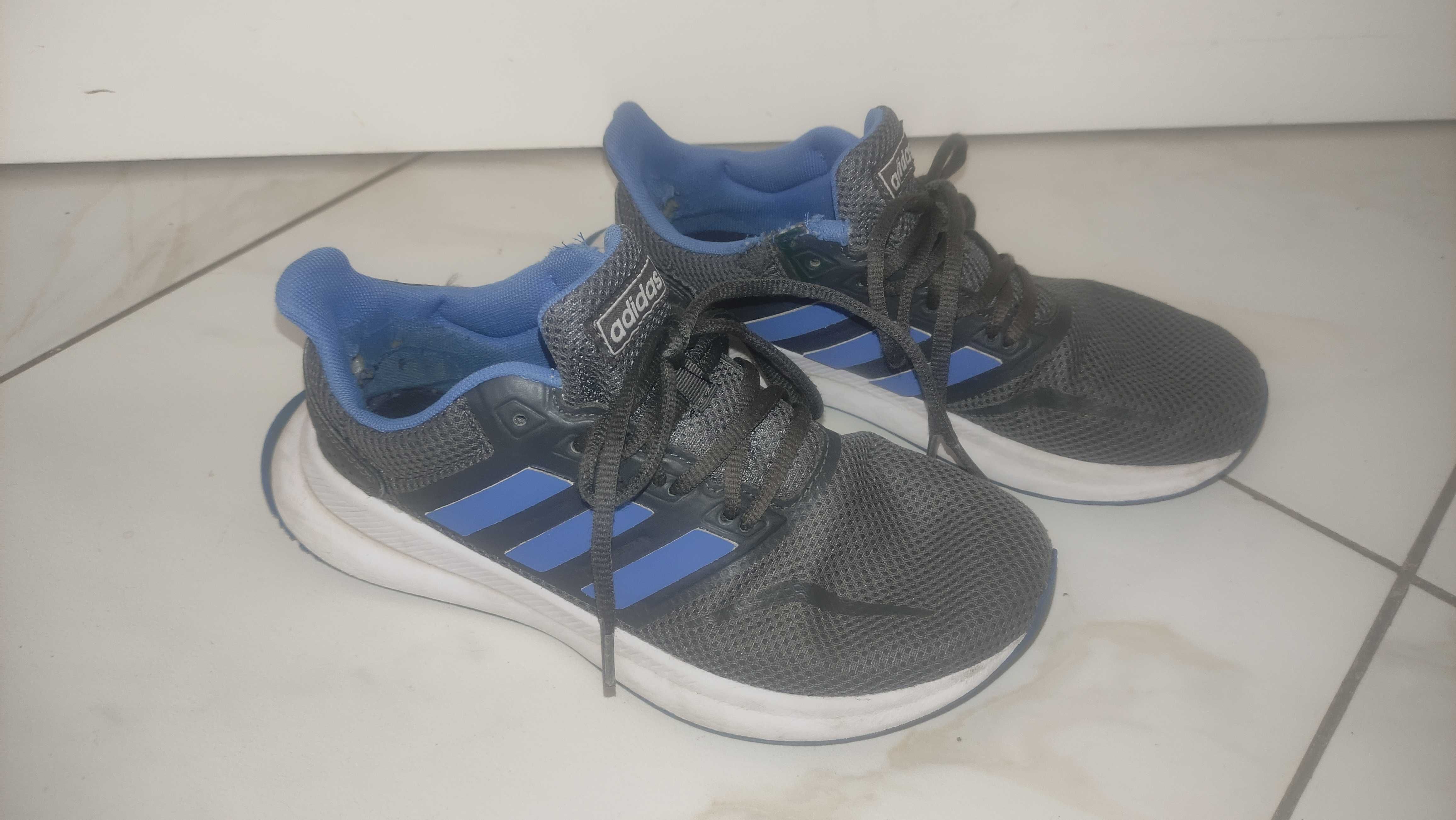 Детские кроссовки Adidas оригинал на мальчика 36.5р для двора физ-ры