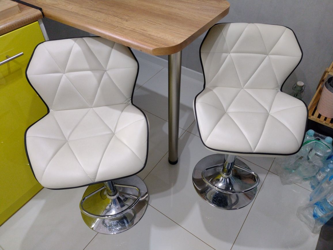 2 x Krzesło krzesła hokery + stolik barek gratis