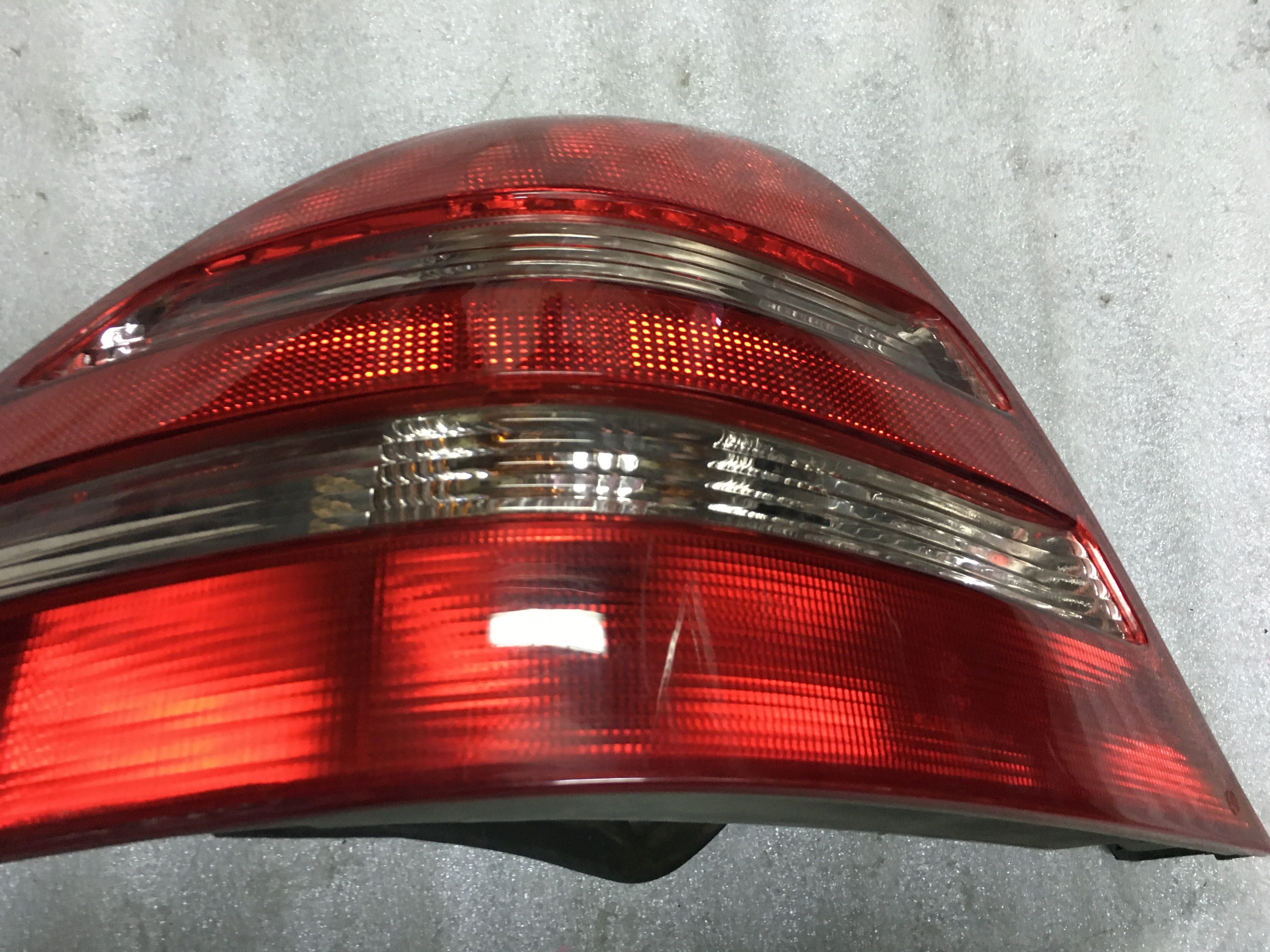 Lamp tył lewa mercedes w215 CL