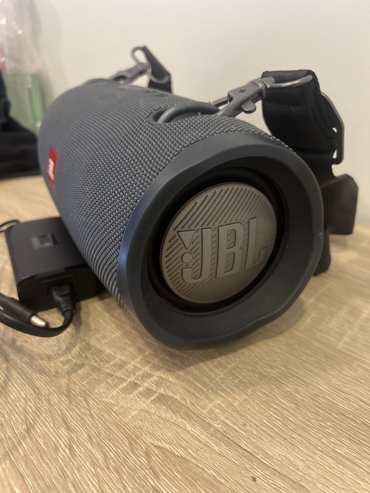 JBL XTREME 2 GM muito nova