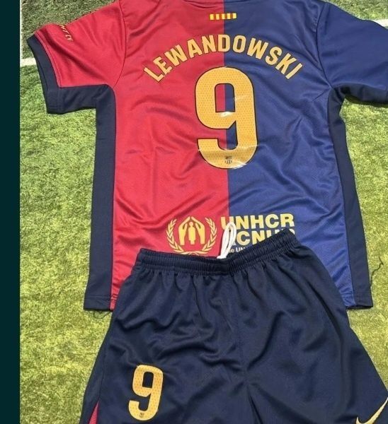 FC Barcelona 145-155cm komplet Lewandowski koszulka + spodenki domowa