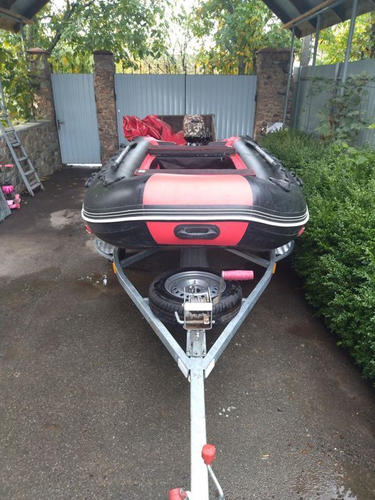 Надувная лодка Captain Hunter 370