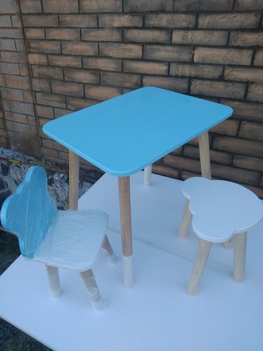 Стіл столик стілець