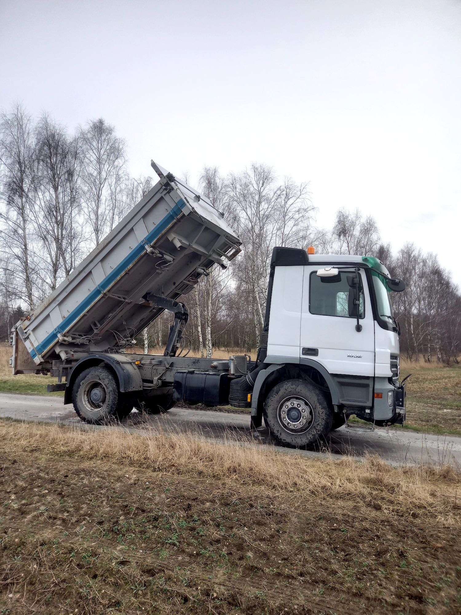 Mercedes Actros 1832 wywrotka Specjalny