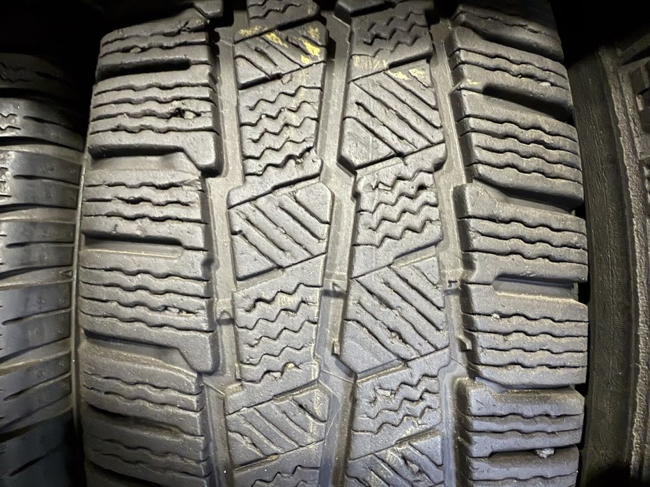 235/65 16 C Michelin