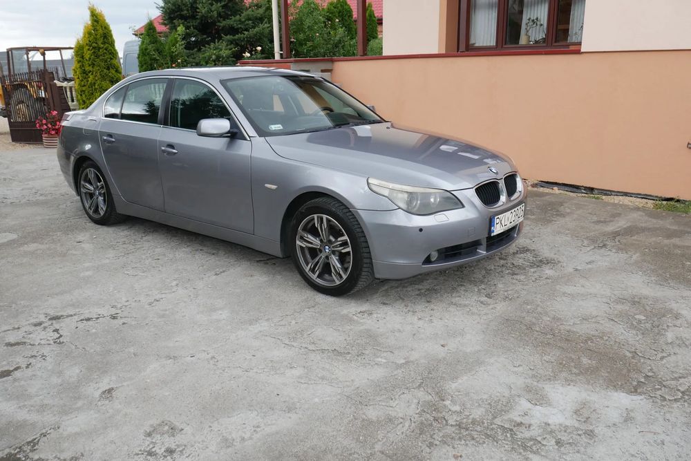 BMW Seria 5 BMW E60 530i M54B30