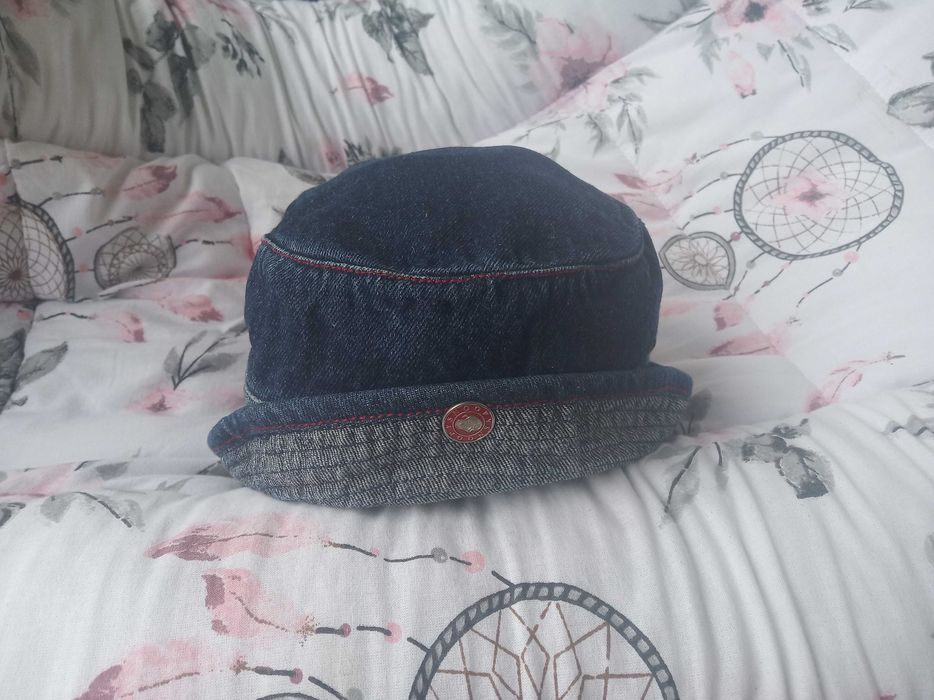 Jeansowy kapelusik dla dziecka 2-6 m