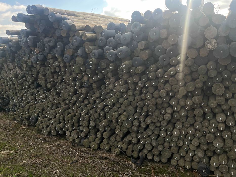 Реалізуємо матеріали зі шпалери (б/в)