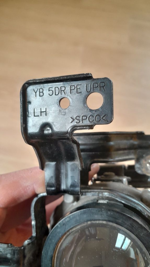 Kia Niro 5drzwi halogen lewy