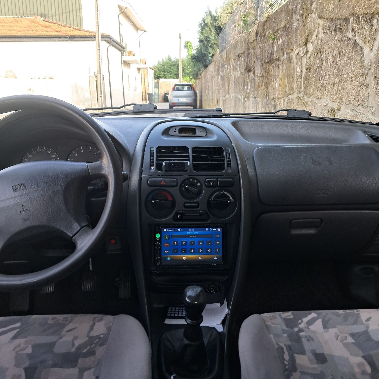 Mitsubishi carisma