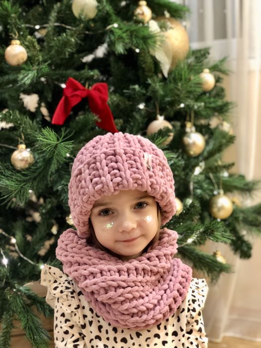 Плюшеві вязані кардигани, шапочки на щамовлення