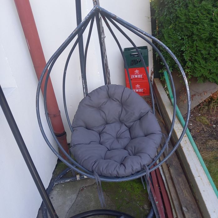 Kosz ogrodowy wiszący z poduchą