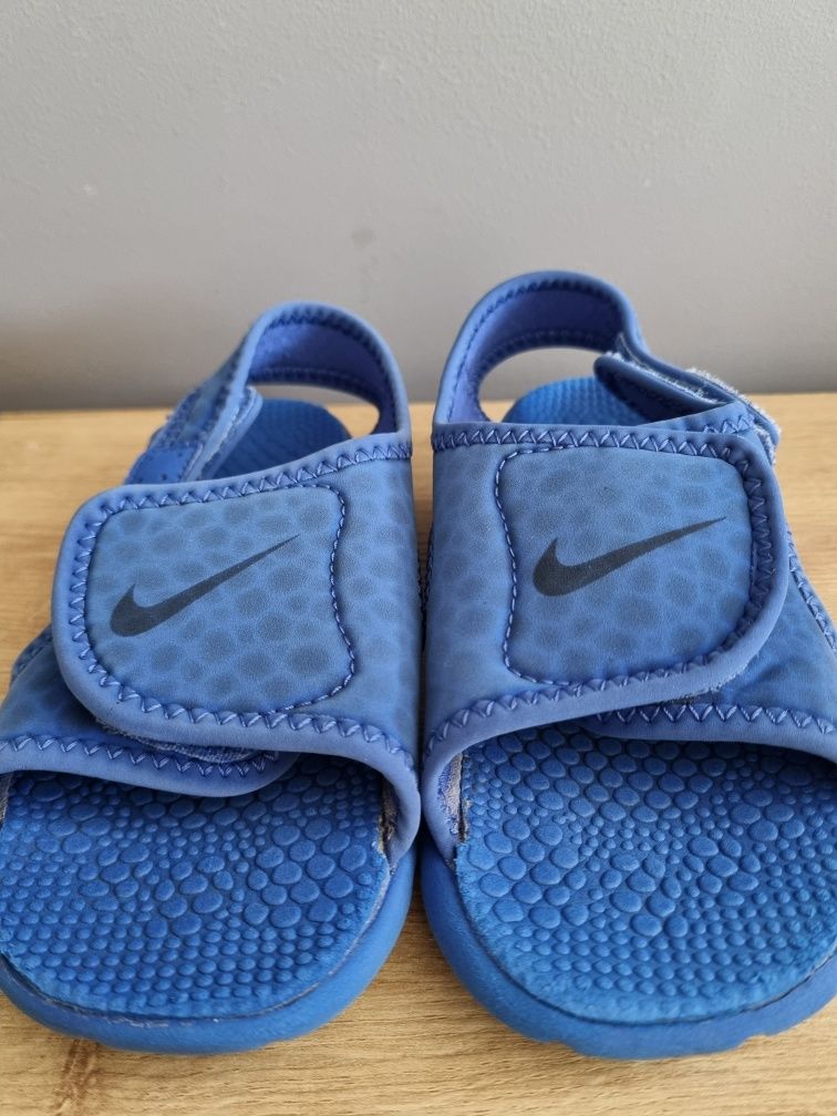 Sandały NIKE r. 27 niebieskie, na rzepy, regulowane na lato