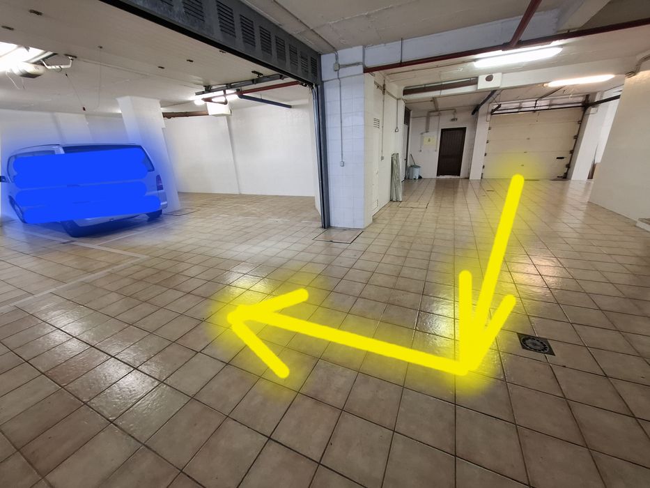 Garagem partilhada para 2 carros e arrumos