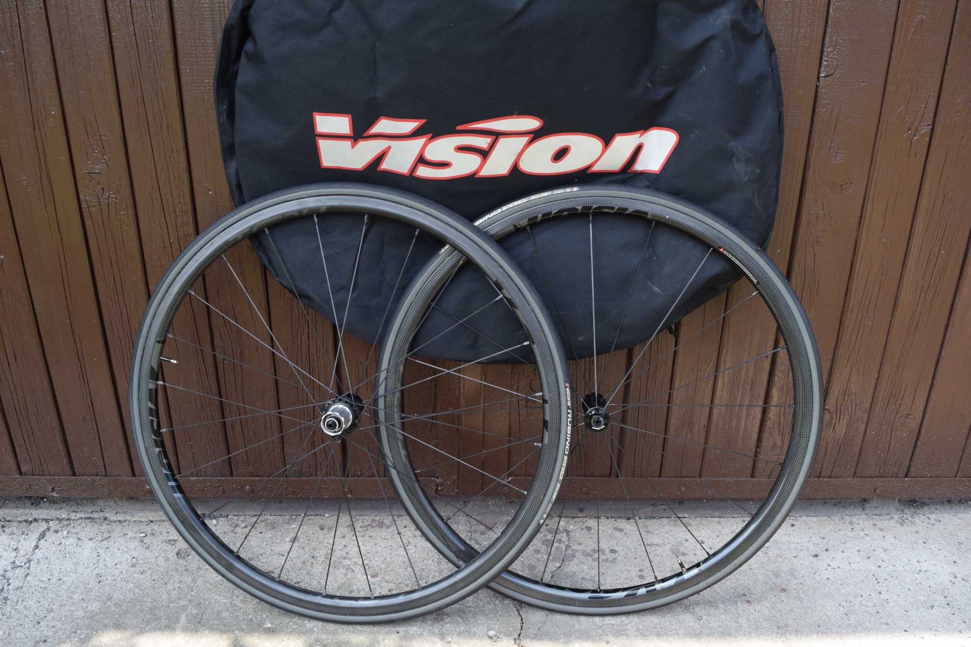 Koła karbonowe Vision TC24 w świetnym stanie / Shimano / Pokrowiec