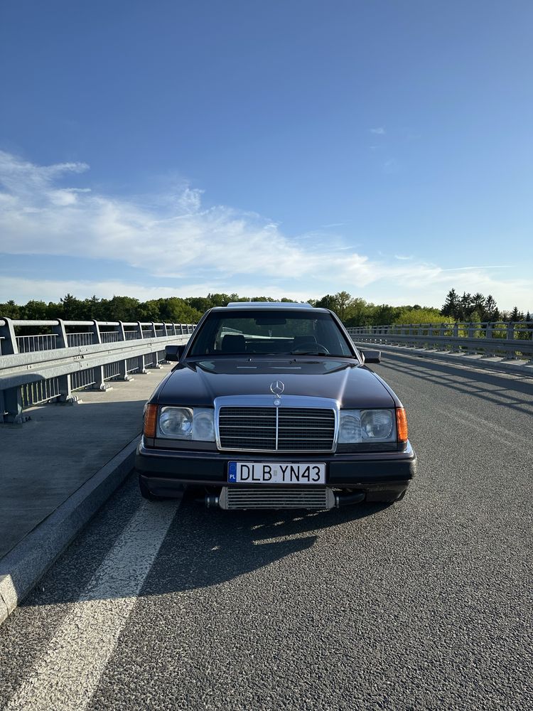Mercedes benz w124 200d turbo