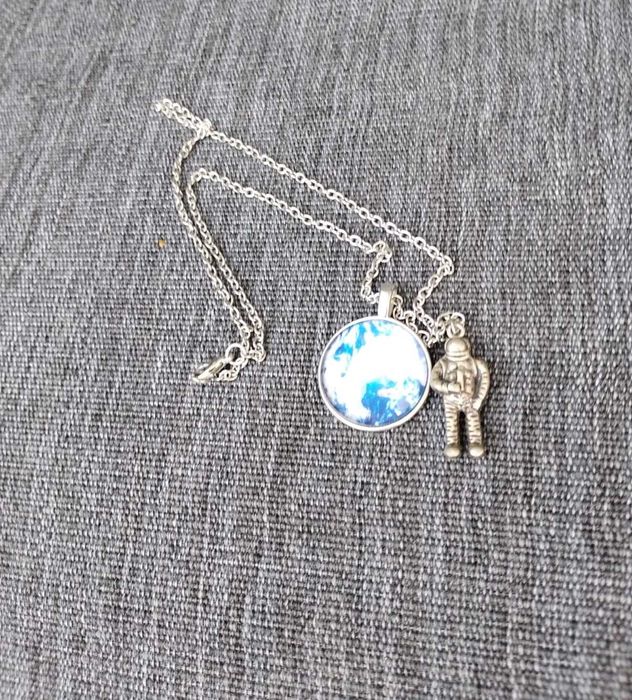 naszyjnik, niebo, ziemia, kosmonauta, astronauta, wisiorek