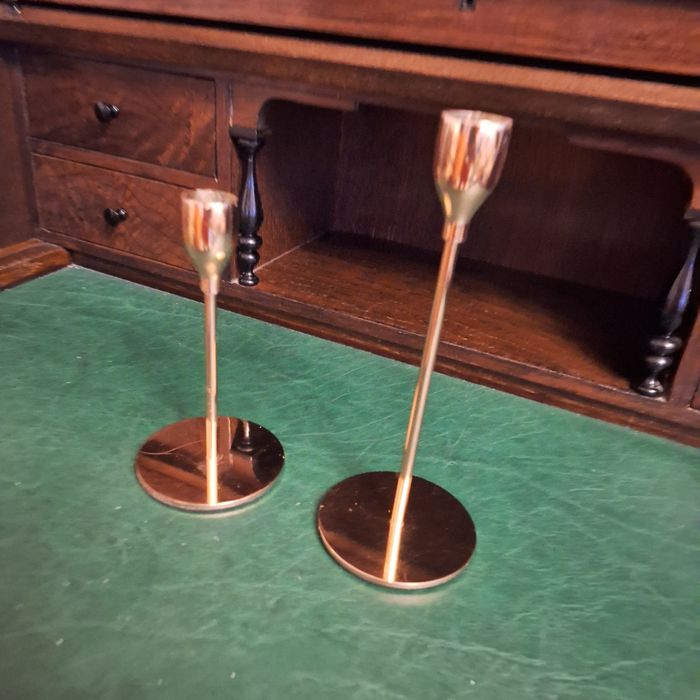 Dwa złote świeczniki