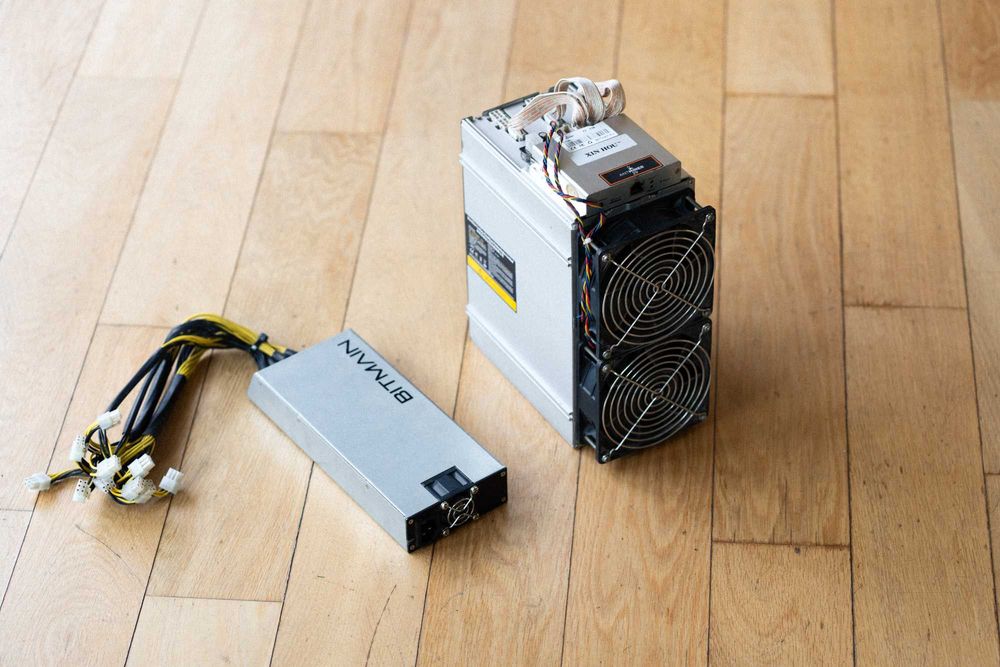 Antminer Z9 + oryginalny zasilacz Bitmain – stan BDB, gotowy do pracy