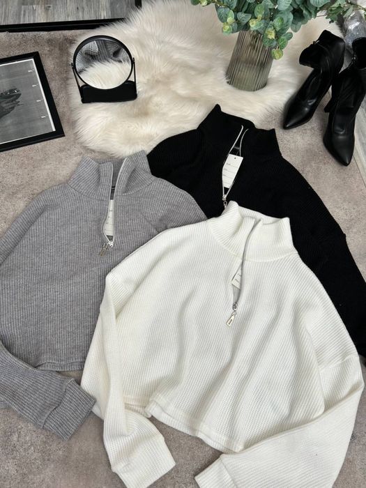 Тепла жіноча кофтинка/3