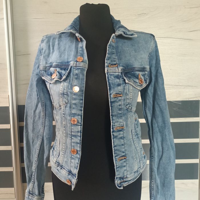 Śliczna Kurtka jeansowa