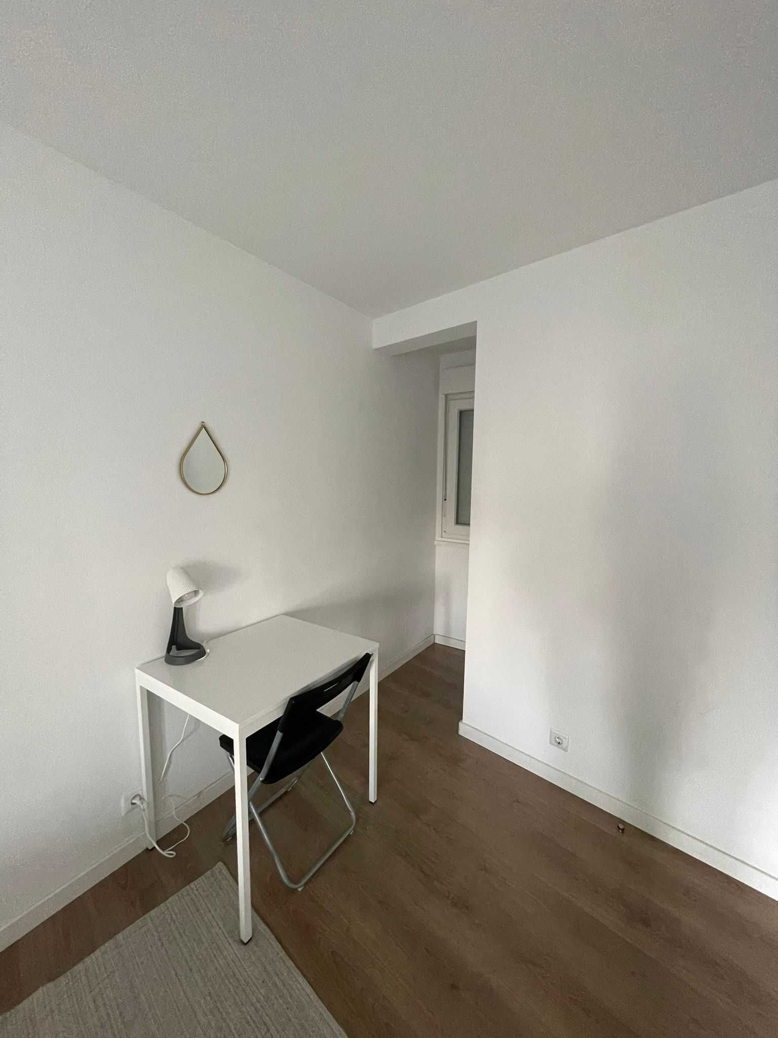 Quarto para casal a 5 min do metro Olivais sem caução