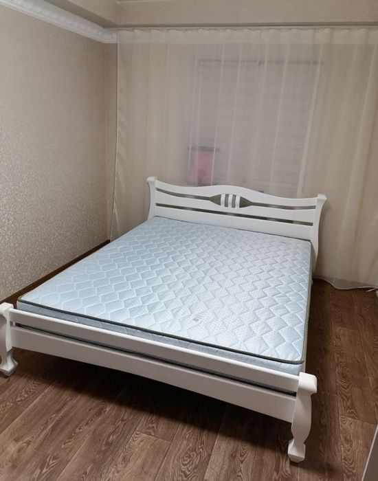 Продам кровать с матрасом